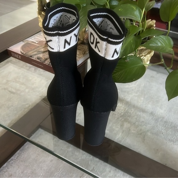 DKNY Women's Black Tessa Knitted Monogram Ship on Platform Heel Ankle Boots - Picture 7 of 13